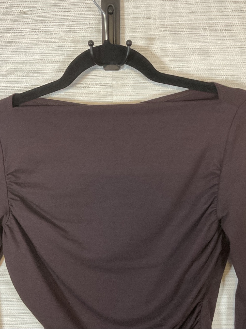 Reformation Women's Long Sleeve Emi Knit Ruched Top Black Currant NWT Small - Picture 5 of 8